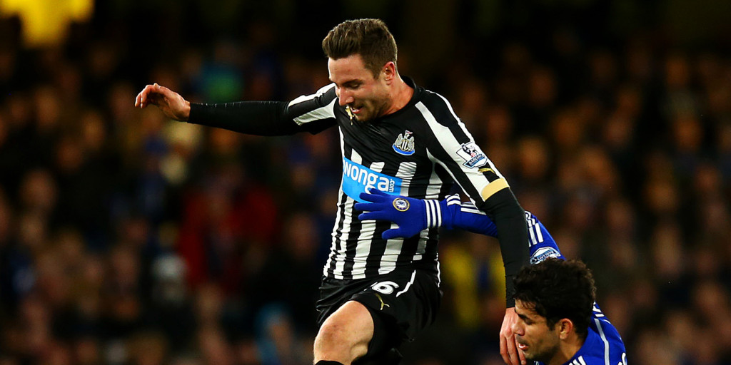 Crystal Palace targeting Newcastle defender