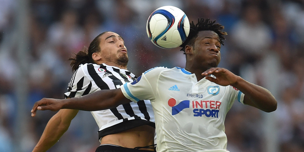 Crystal Palace and Tottenham set to battle for striker