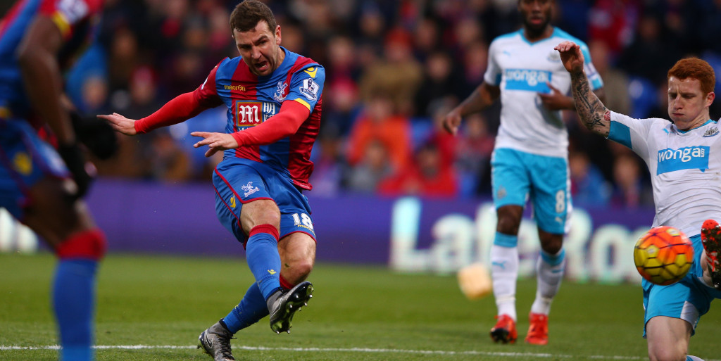 Arsenal linked with move for midfielder