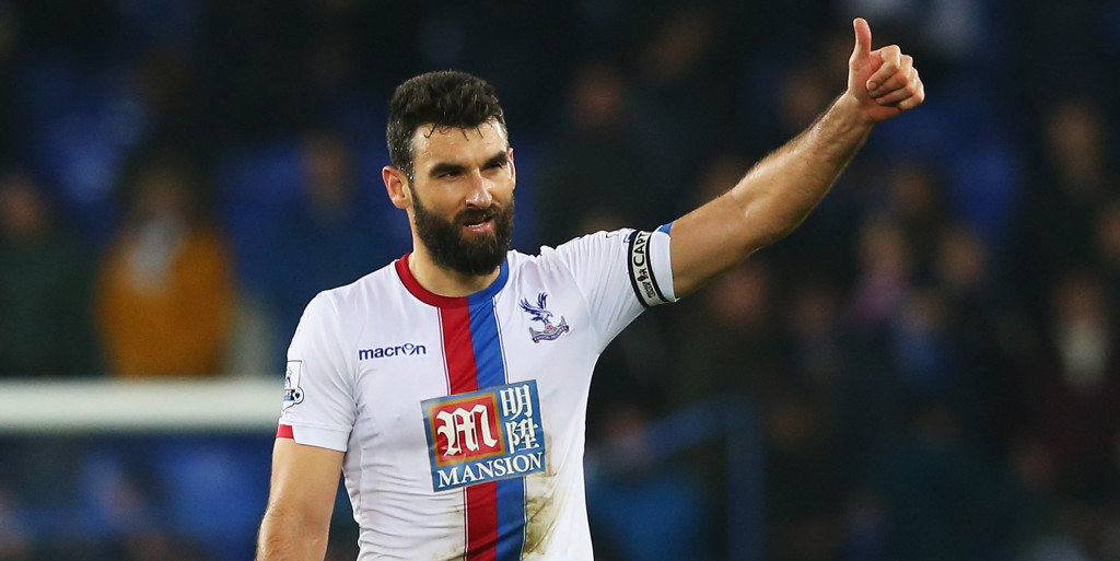 Palace star plays down exit talk