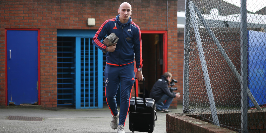 Palace to bid for England international
