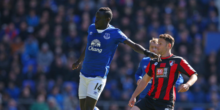Palace in a four-way battle to sign Oumar Niasse