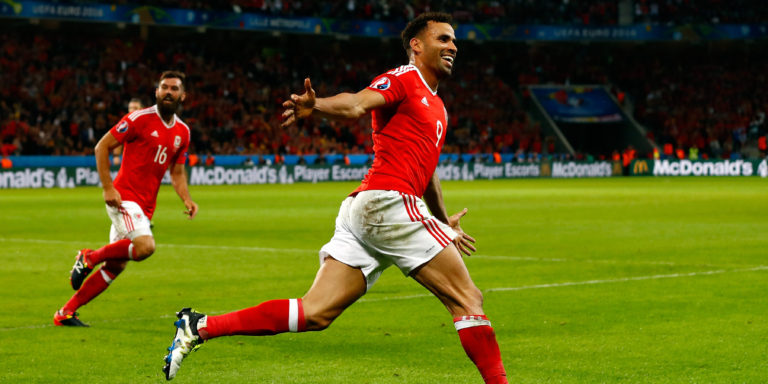 Crystal Palace to swoop for Hal Robson-Kanu
