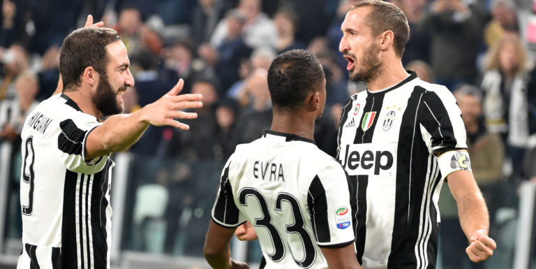 Crystal Palace closing in on Evra deal