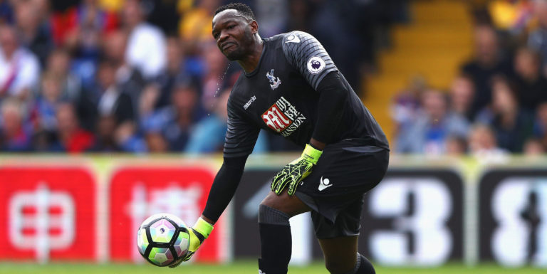 Mandanda denies reports linking him with Marseille move