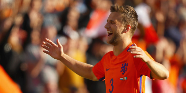 Tottenham join Crystal Palace in race to sign defender