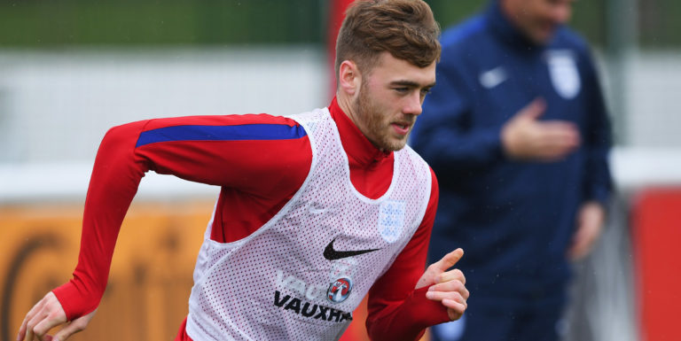 Crystal Palace make £16m offer for Calum Chambers