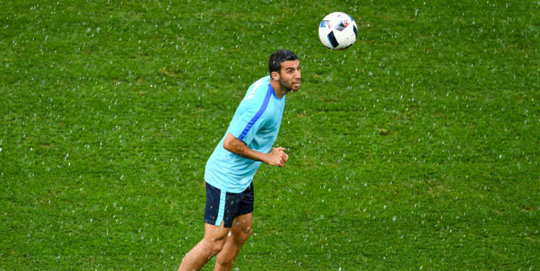 Palace target Tosun keen to play in England