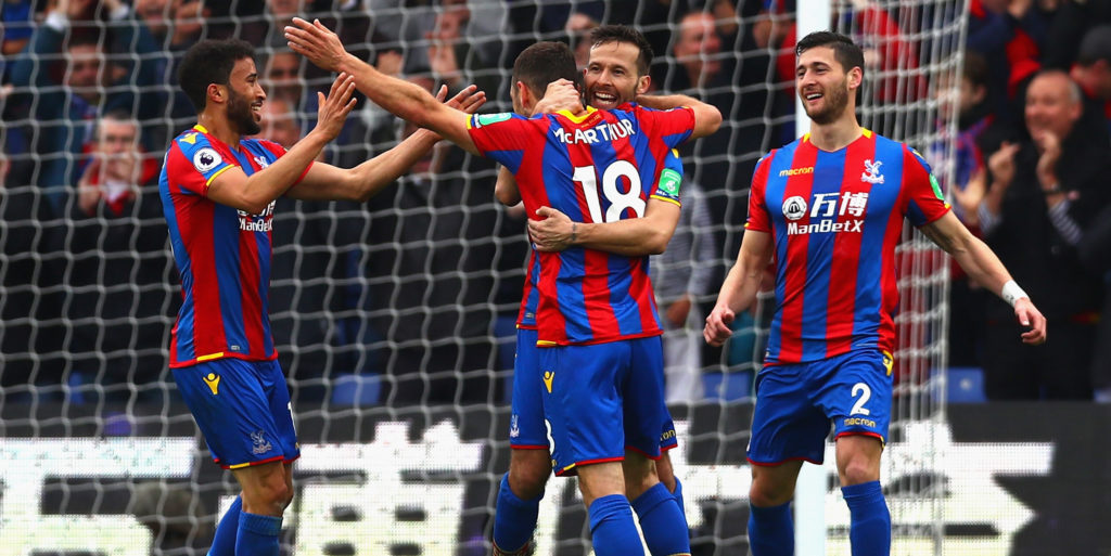Palace planning contract talks with Cabaye