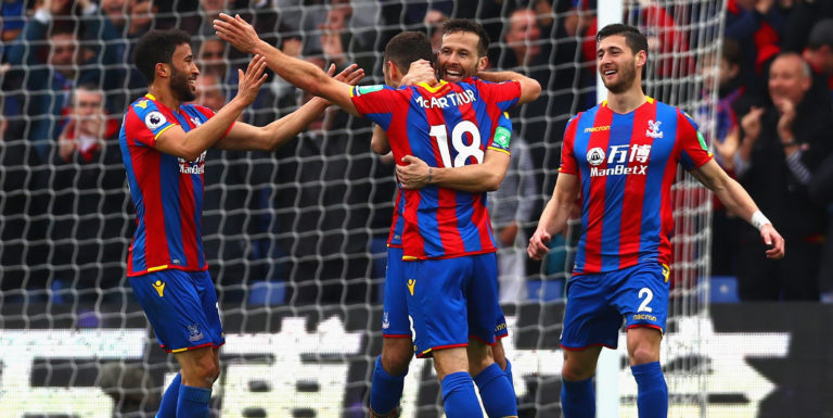 Palace planning contract talks with Cabaye