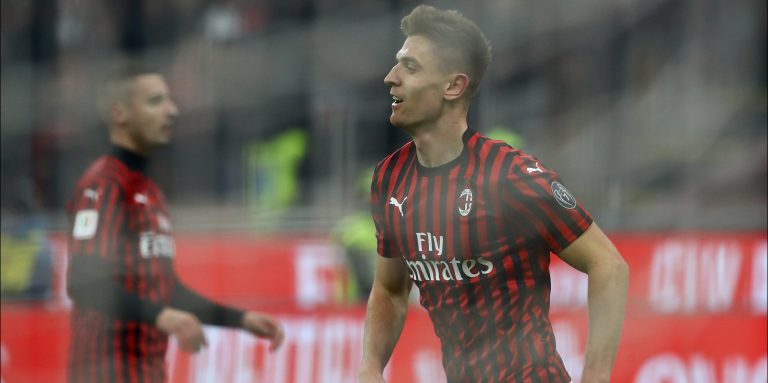 Palace hold talks with Piatek’s agent but face competition from Everton