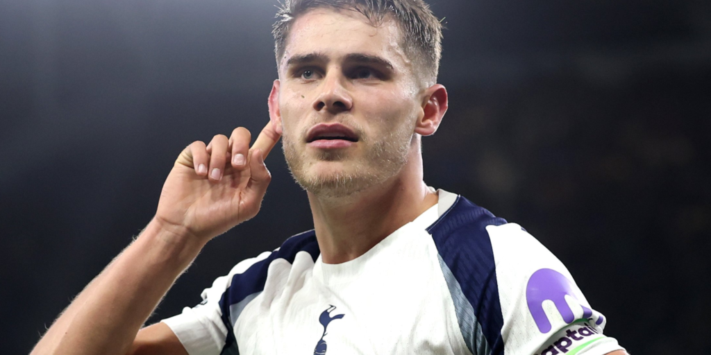 Micky van de Ven, Tottenham