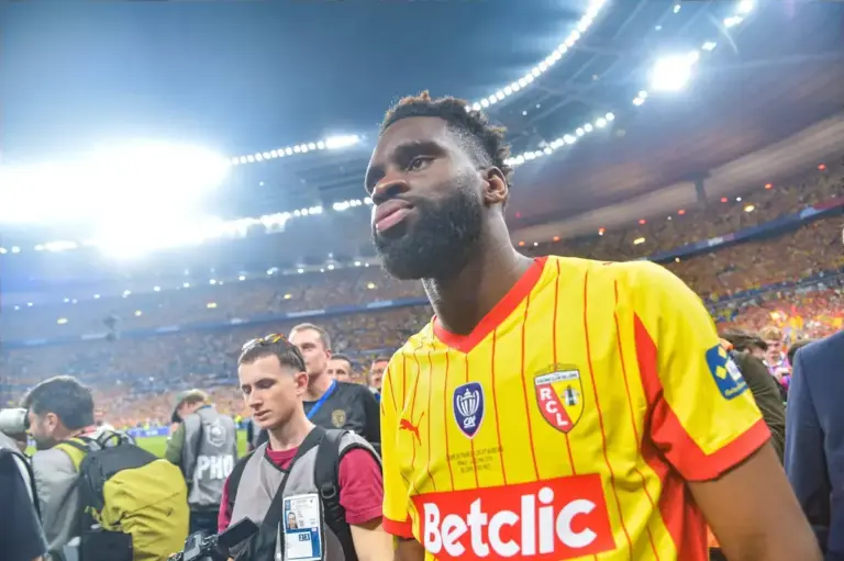 Crystal Palace transfer news as Pierre Sage wants to sign ex-Eagles star