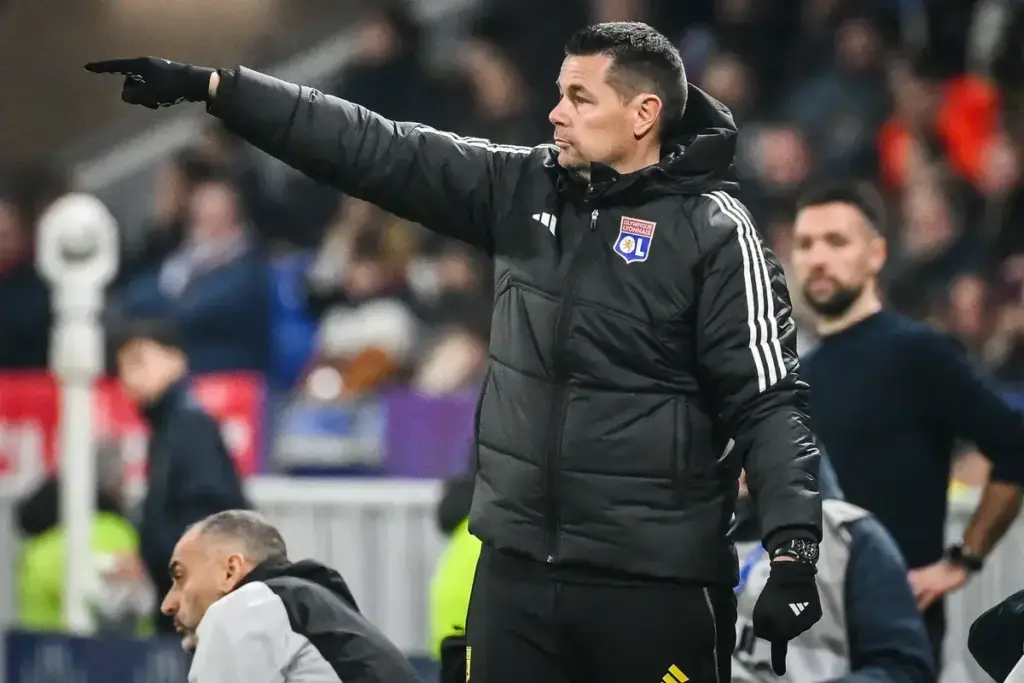 Pierre Sage informs Lens of his desire to join Crystal Palace