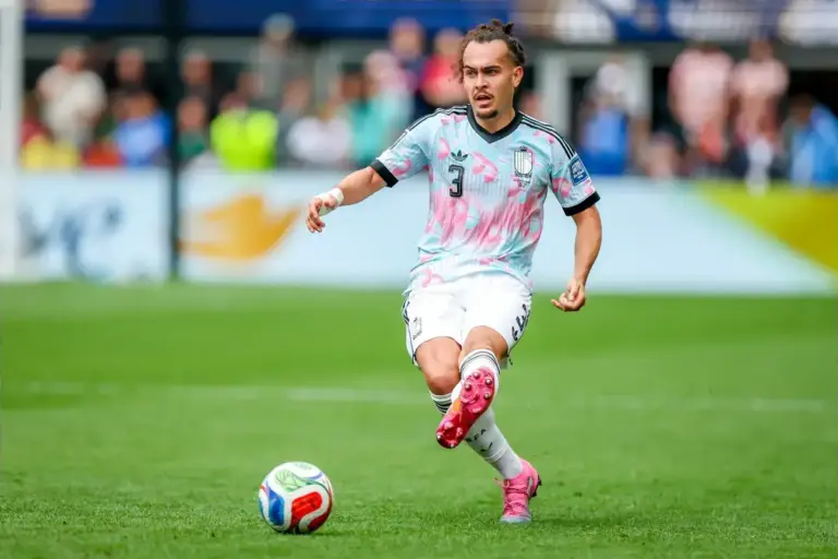 Arthur Theate playing for Frankfurt amid Crystal Palace transfer interest