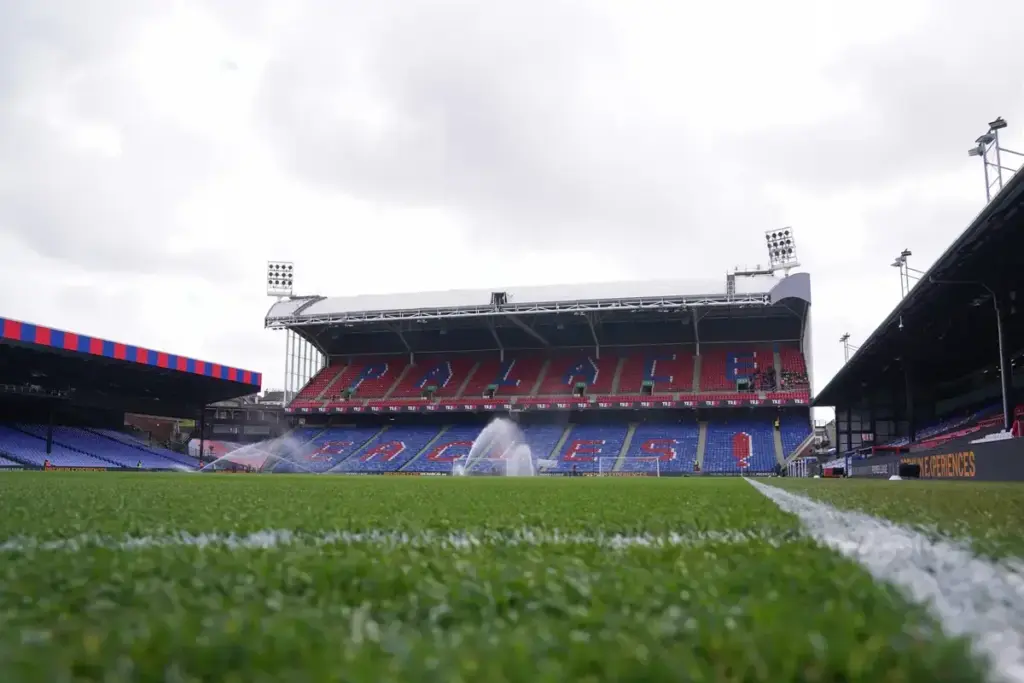 Crystal Palace eye teenage defender as Lacroix replacement