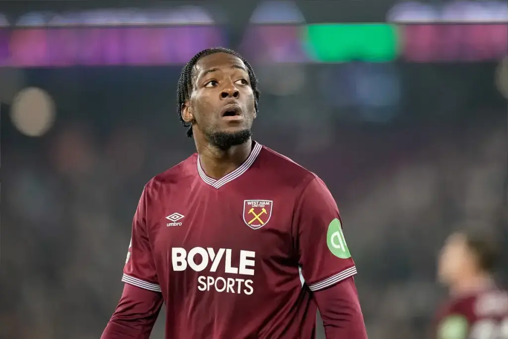 Crystal Palace submit offer to sign Chelsea defender