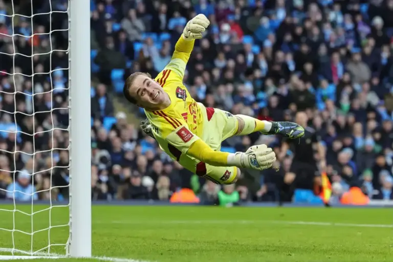 Crystal Palace goalkeeper Joe Whitworth nearing permanent Wigan Athletic transfer
