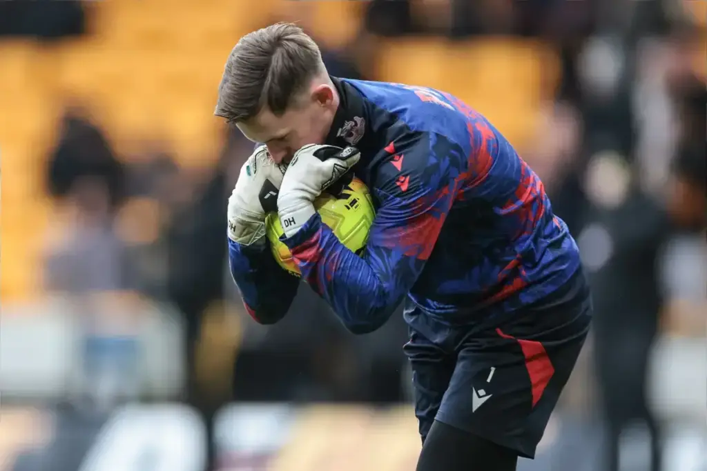 Crystal Palace open Dean Henderson contract talks after starring role